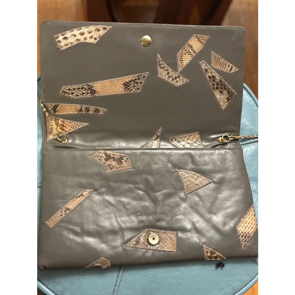 Varon Women's Snakeskin Clutch Gray Beige - Picture 4 of 5